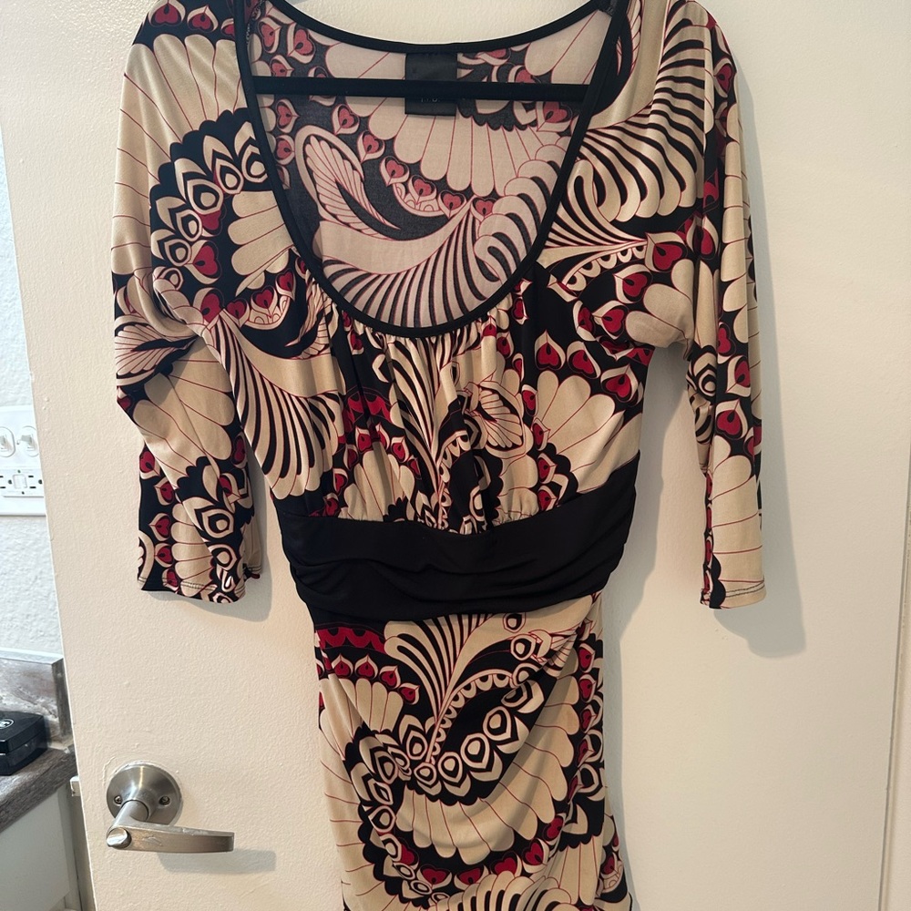 Stylish Women's Top with Abstract Pattern